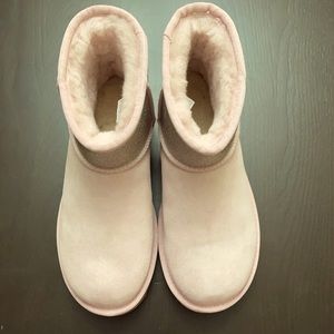 PINK UGG